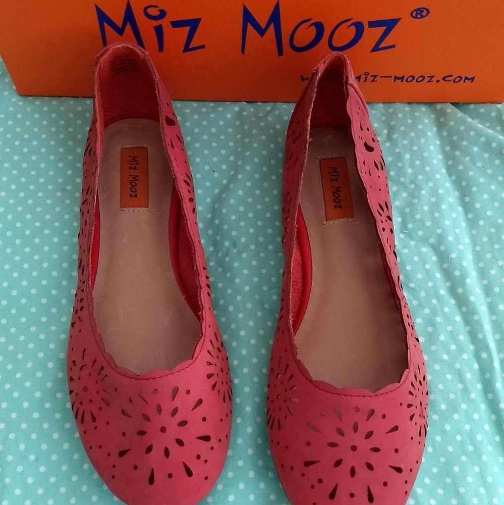 Miz Mooz cherry red flats with flower cut out NIB